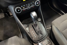 valkoinen Ford Fiesta 2018 kuva 15.