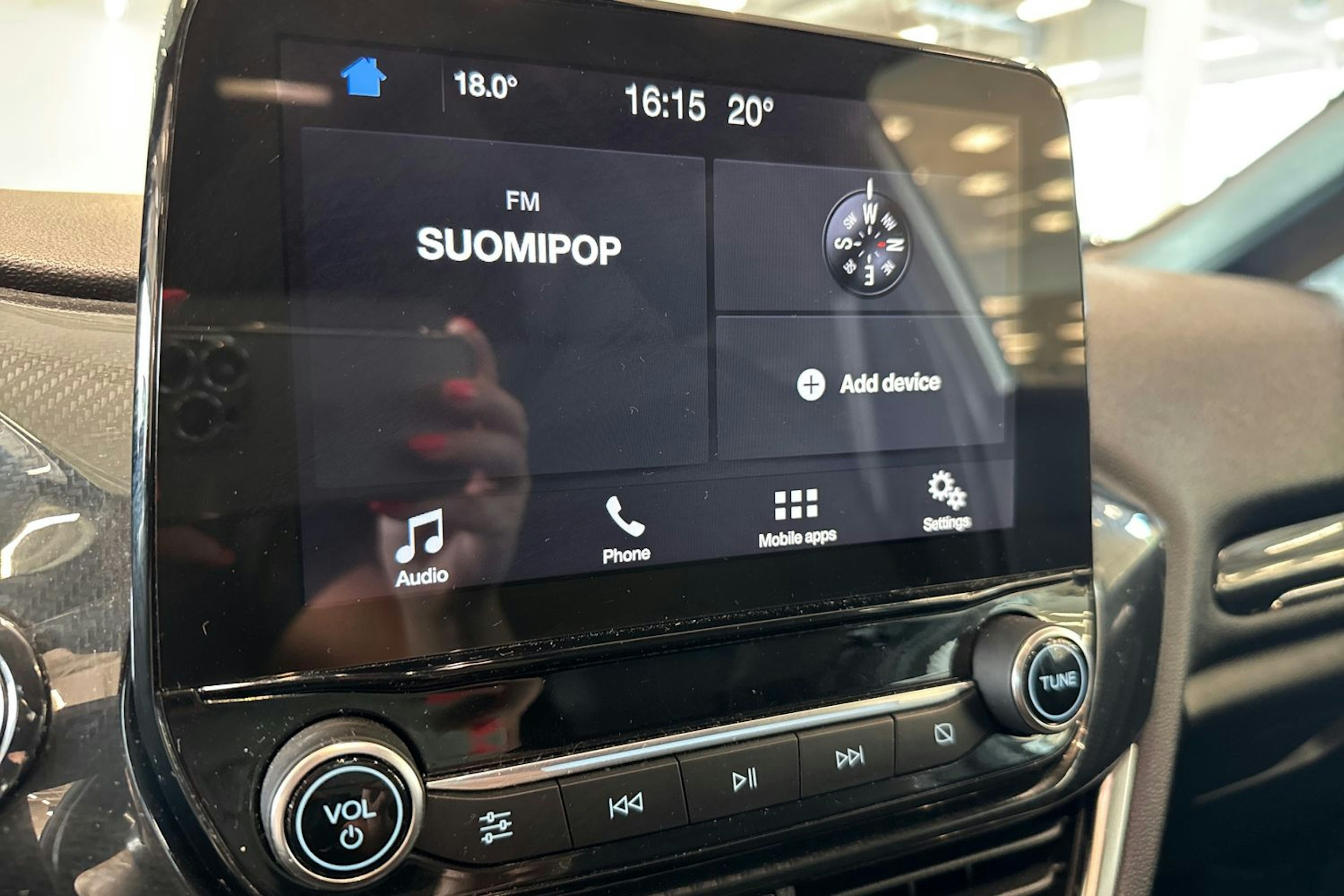 valkoinen Ford Fiesta 2018 kuva 17.