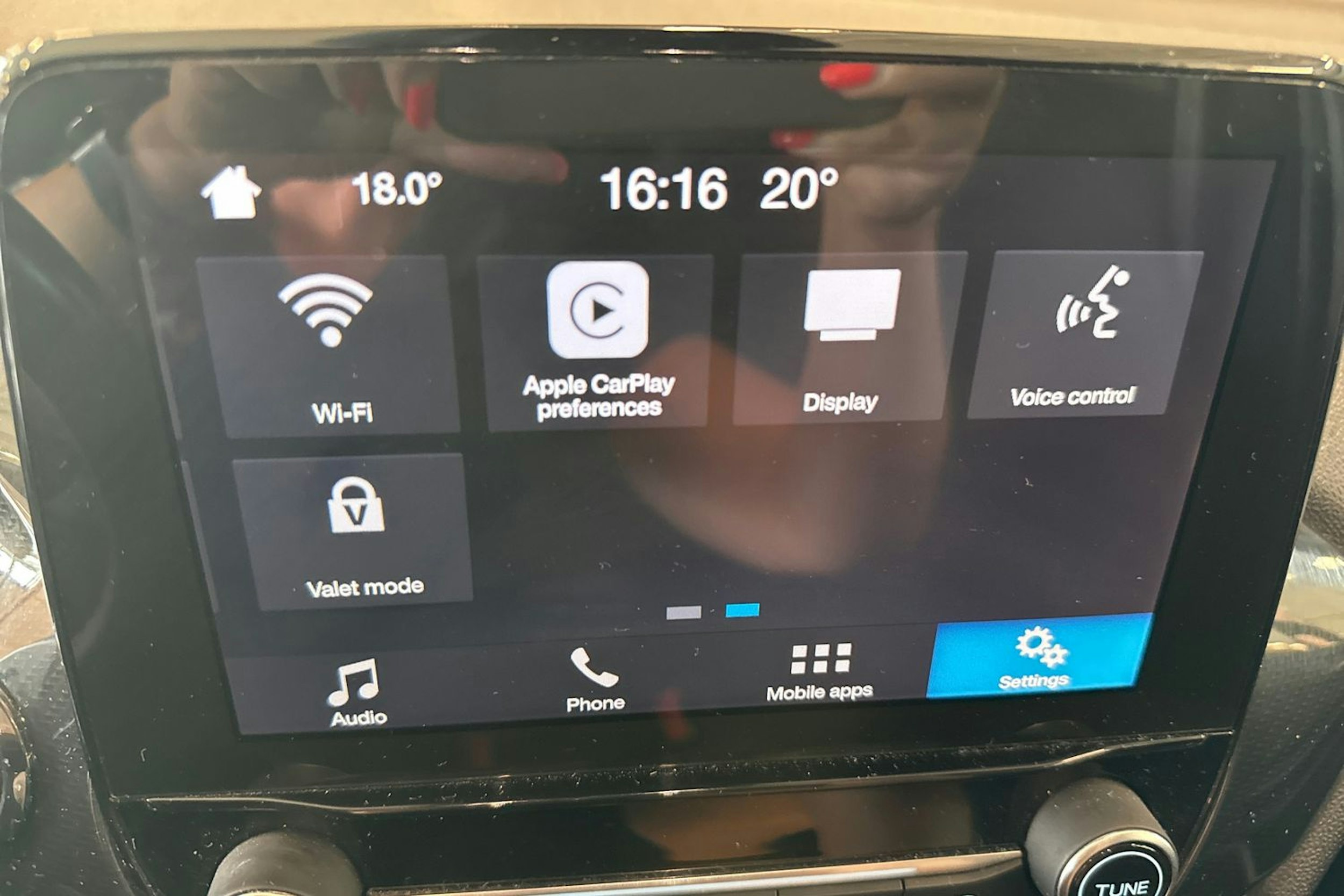 valkoinen Ford Fiesta 2018 kuva 18.