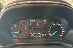 valkoinen Ford Fiesta 2018 kuva 21.