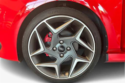 Punainen Ford FIESTA 2018 kuva 12.