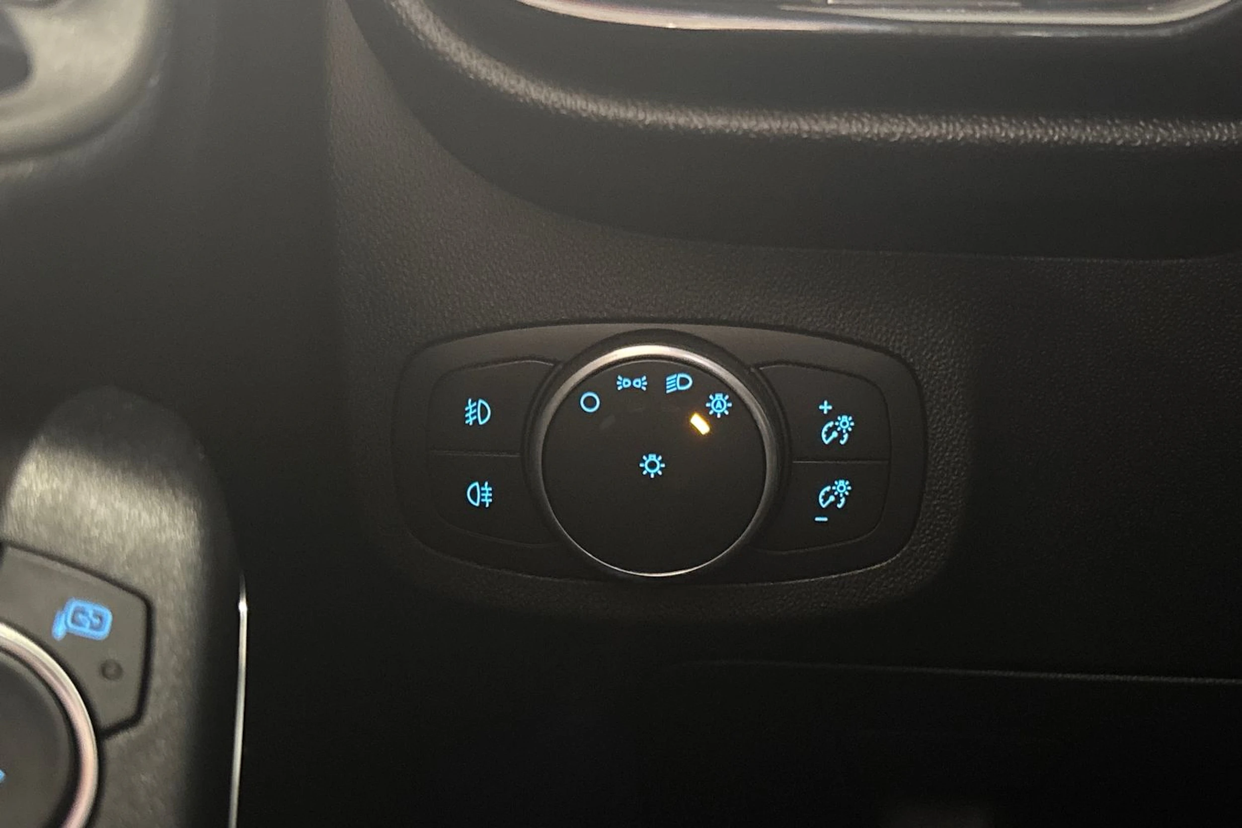 Punainen Ford FIESTA 2018 kuva 17.