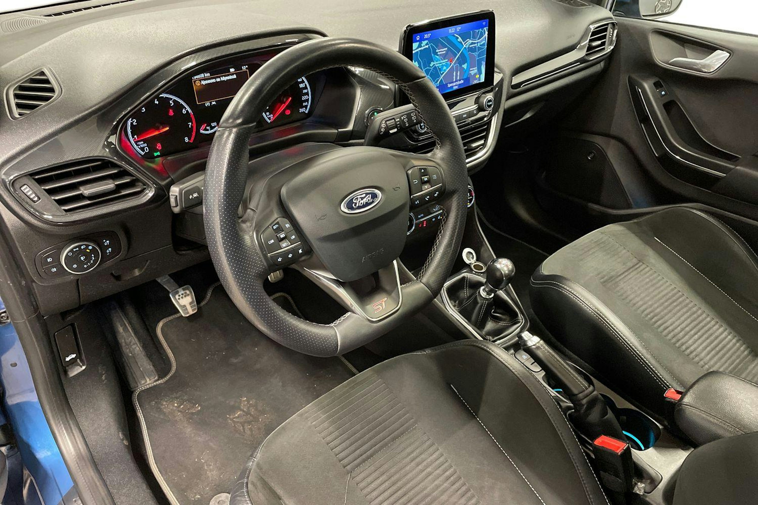 sininen Ford Fiesta 2019 kuva 7.