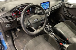 sininen Ford Fiesta 2019 kuva 7.