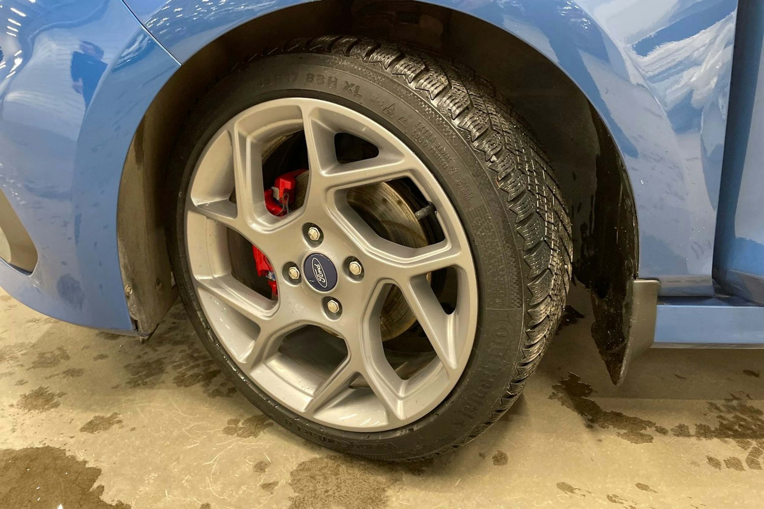 sininen Ford Fiesta 2019 kuva 13.