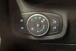 sininen Ford Fiesta 2019 kuva 24.