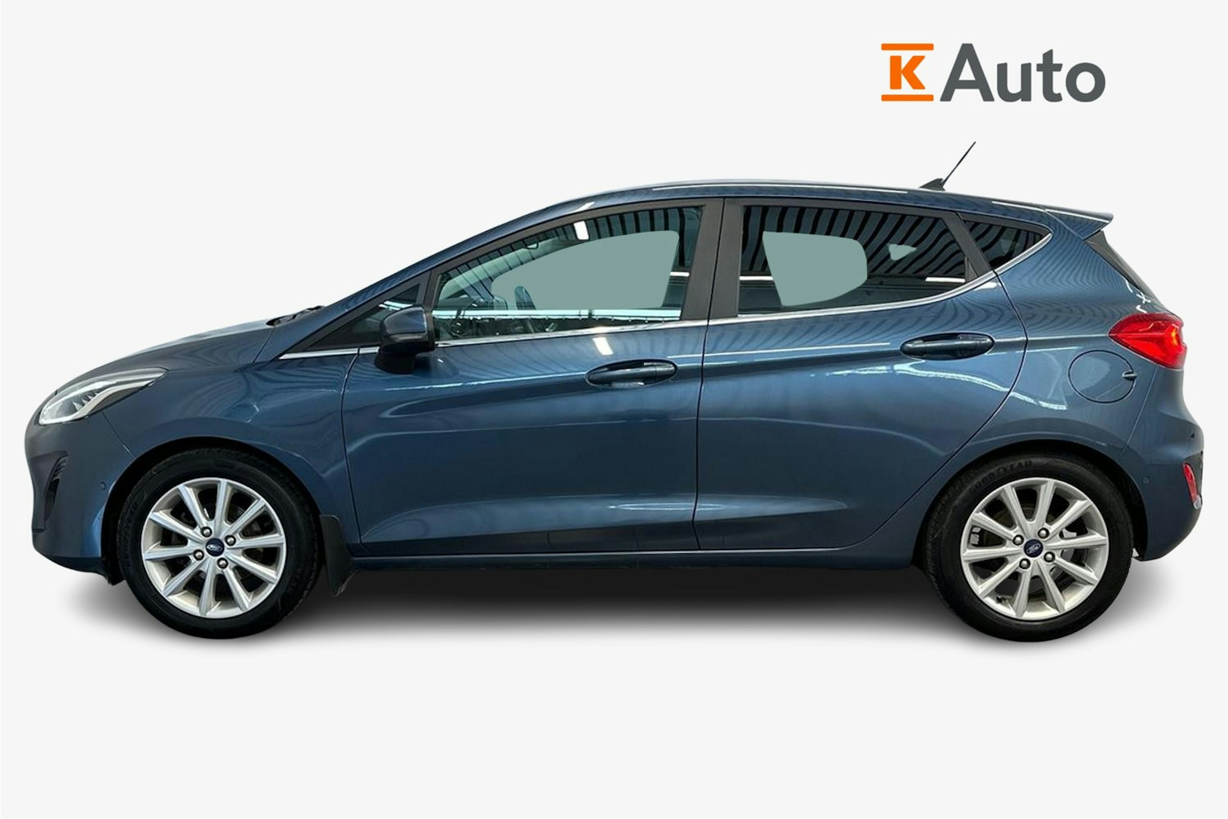 sininen Ford Fiesta 2019 kuva 6.