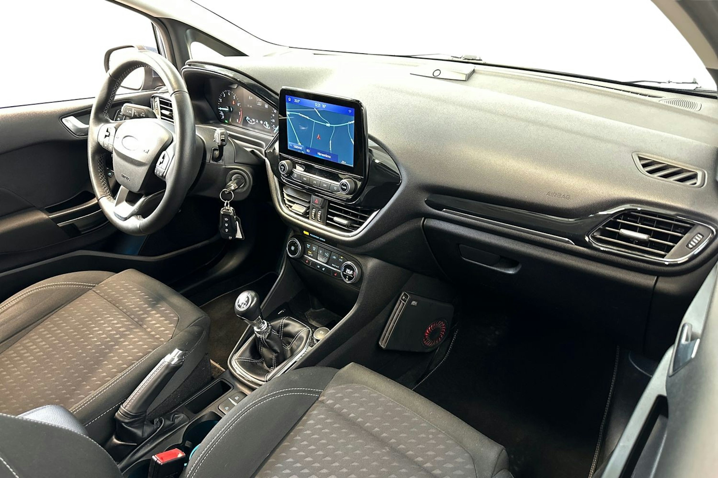 sininen Ford Fiesta 2019 kuva 9.