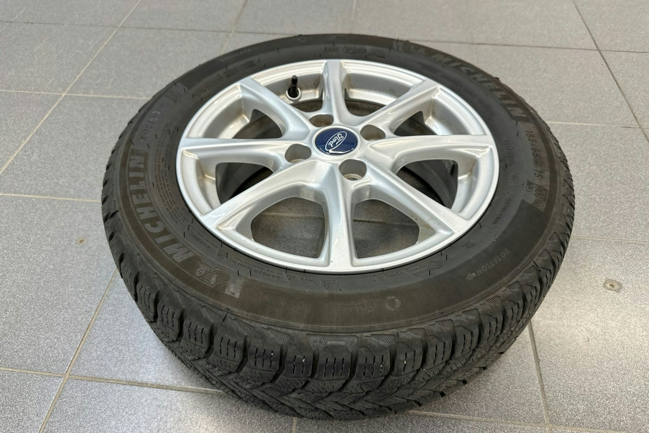 sininen Ford Fiesta 2019 kuva 30.