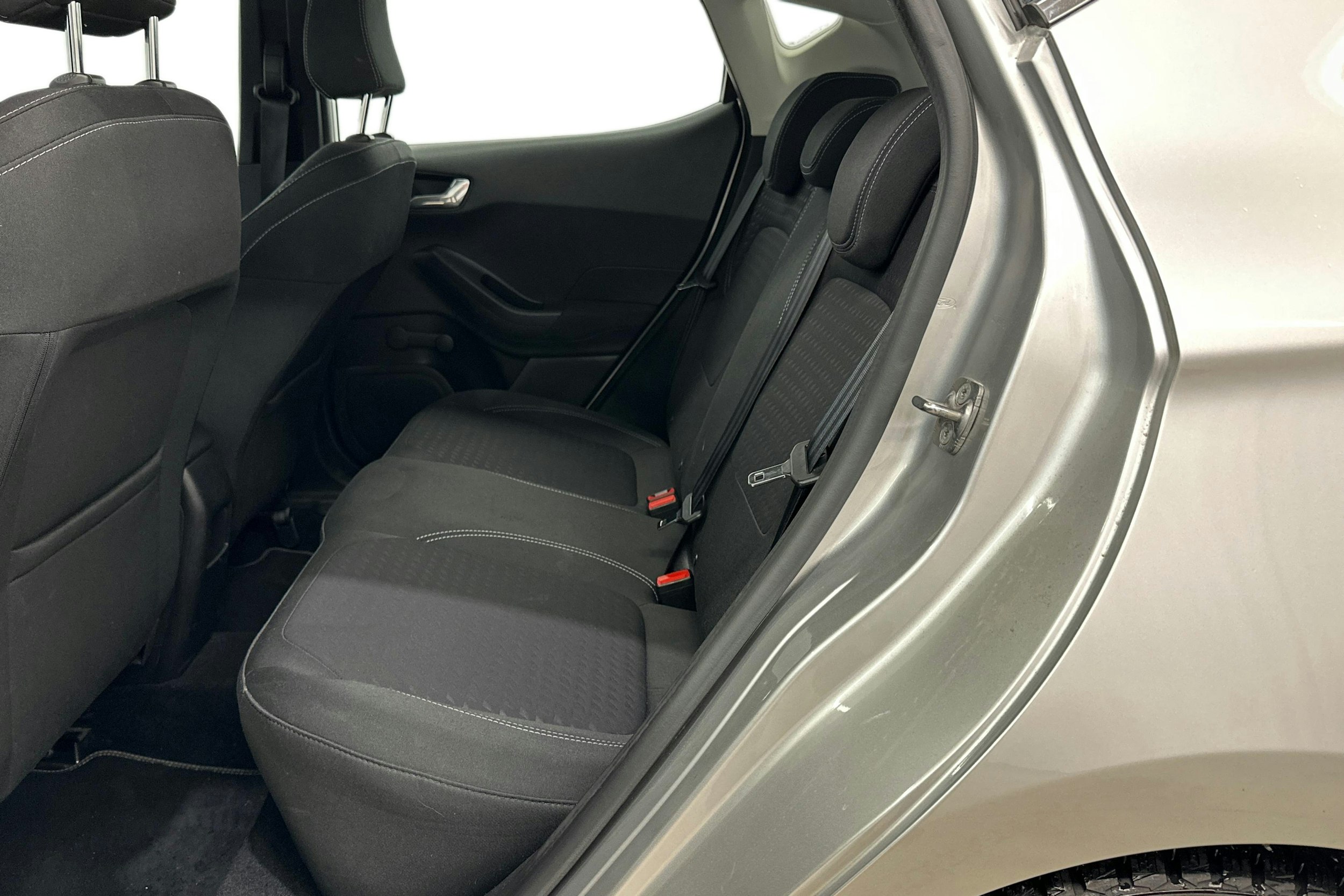 met. harmaa Ford Fiesta 2019 kuva 10.