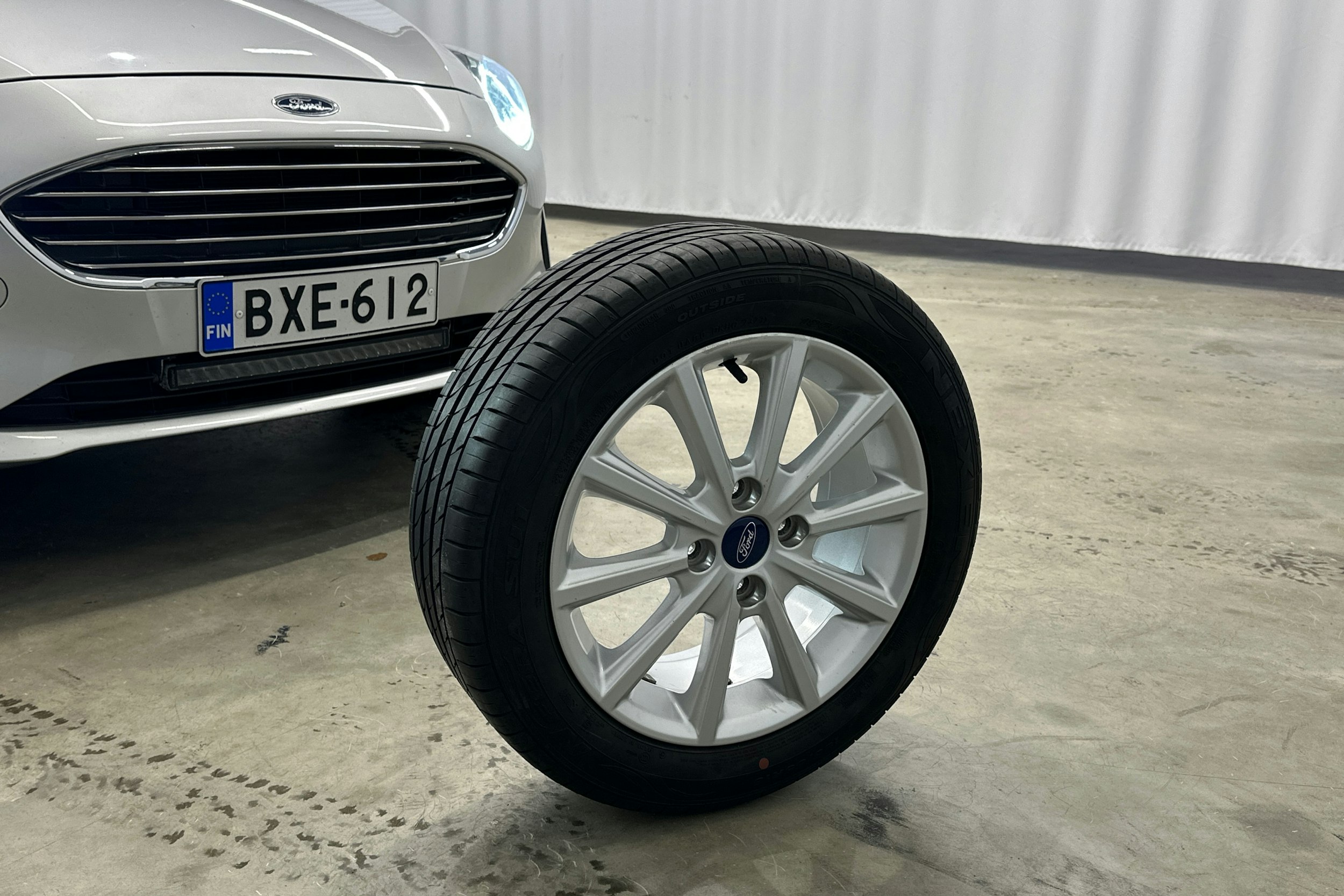 met. harmaa Ford Fiesta 2019 kuva 14.