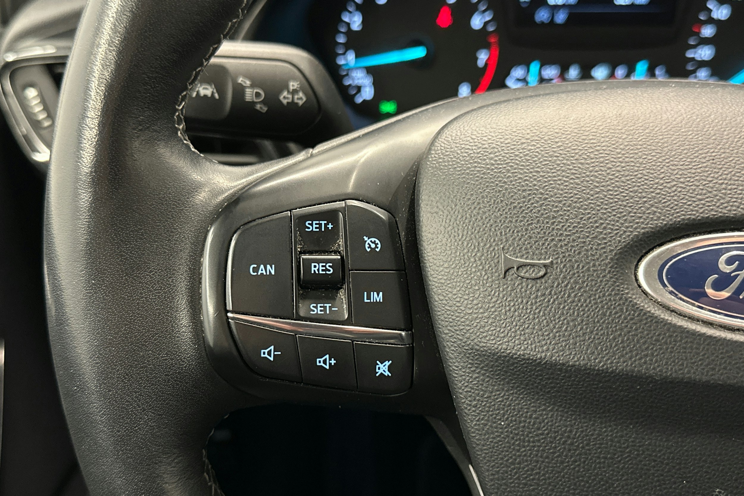 met. harmaa Ford Fiesta 2019 kuva 18.