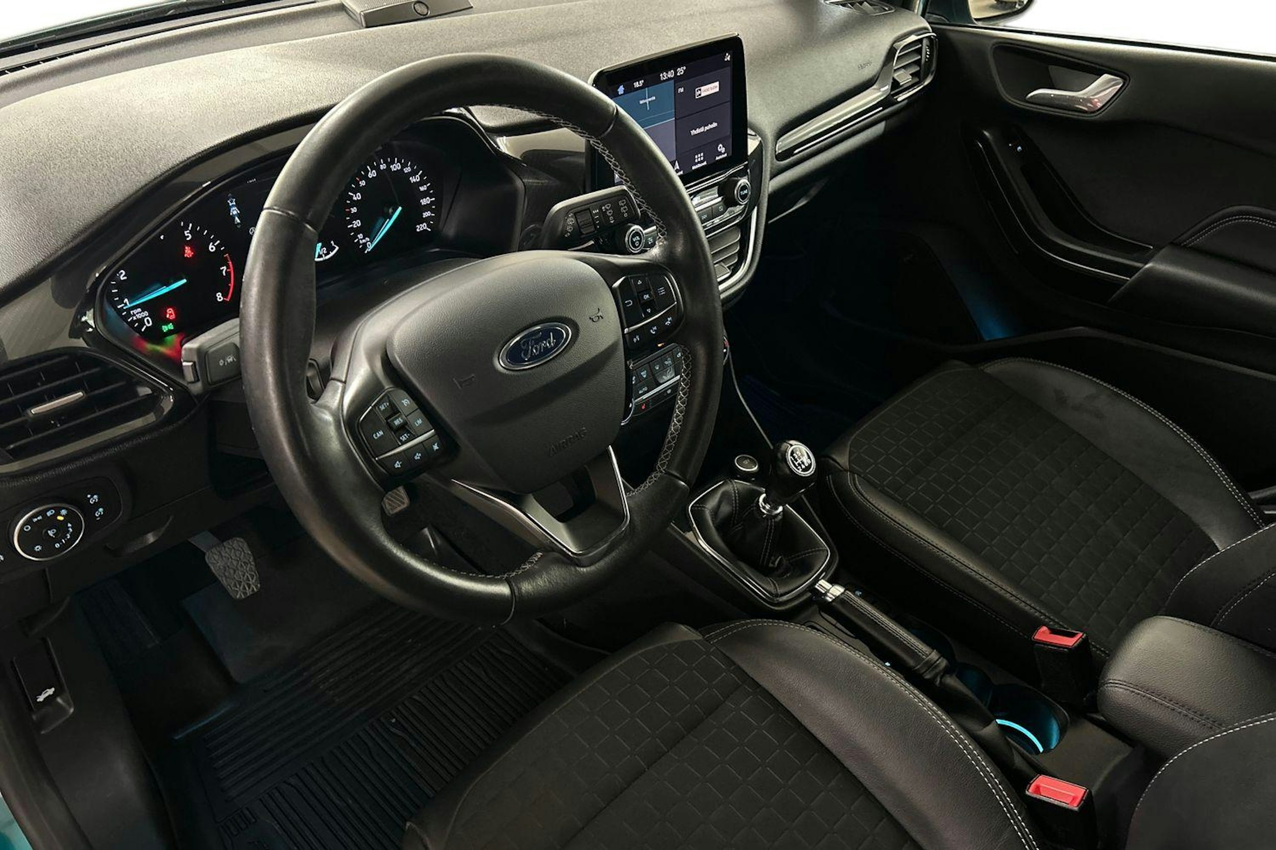 Sininen Ford Fiesta 2019 kuva 6.