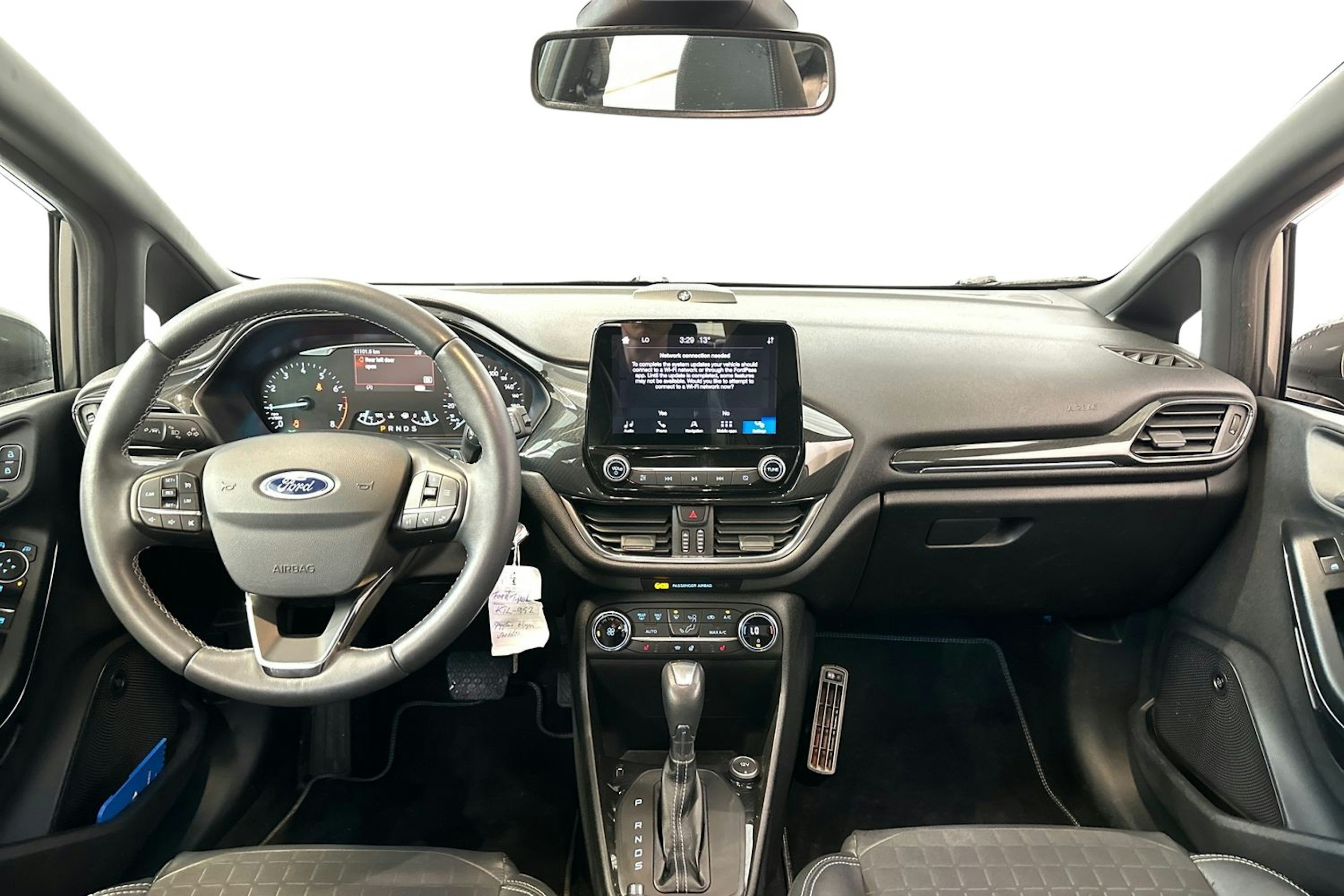 Harmaa Ford FIESTA 2019 kuva 9.