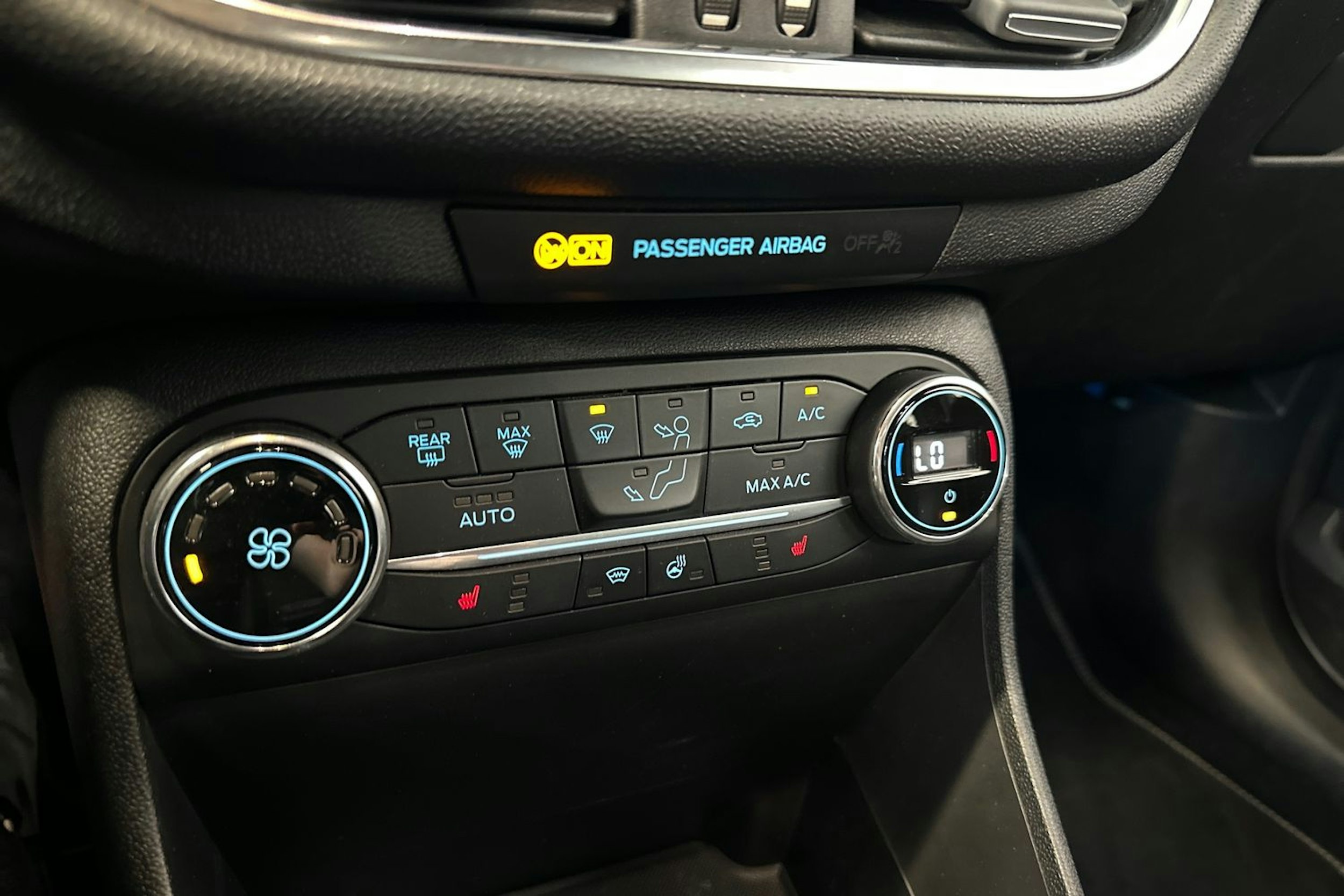 Harmaa Ford FIESTA 2019 kuva 25.