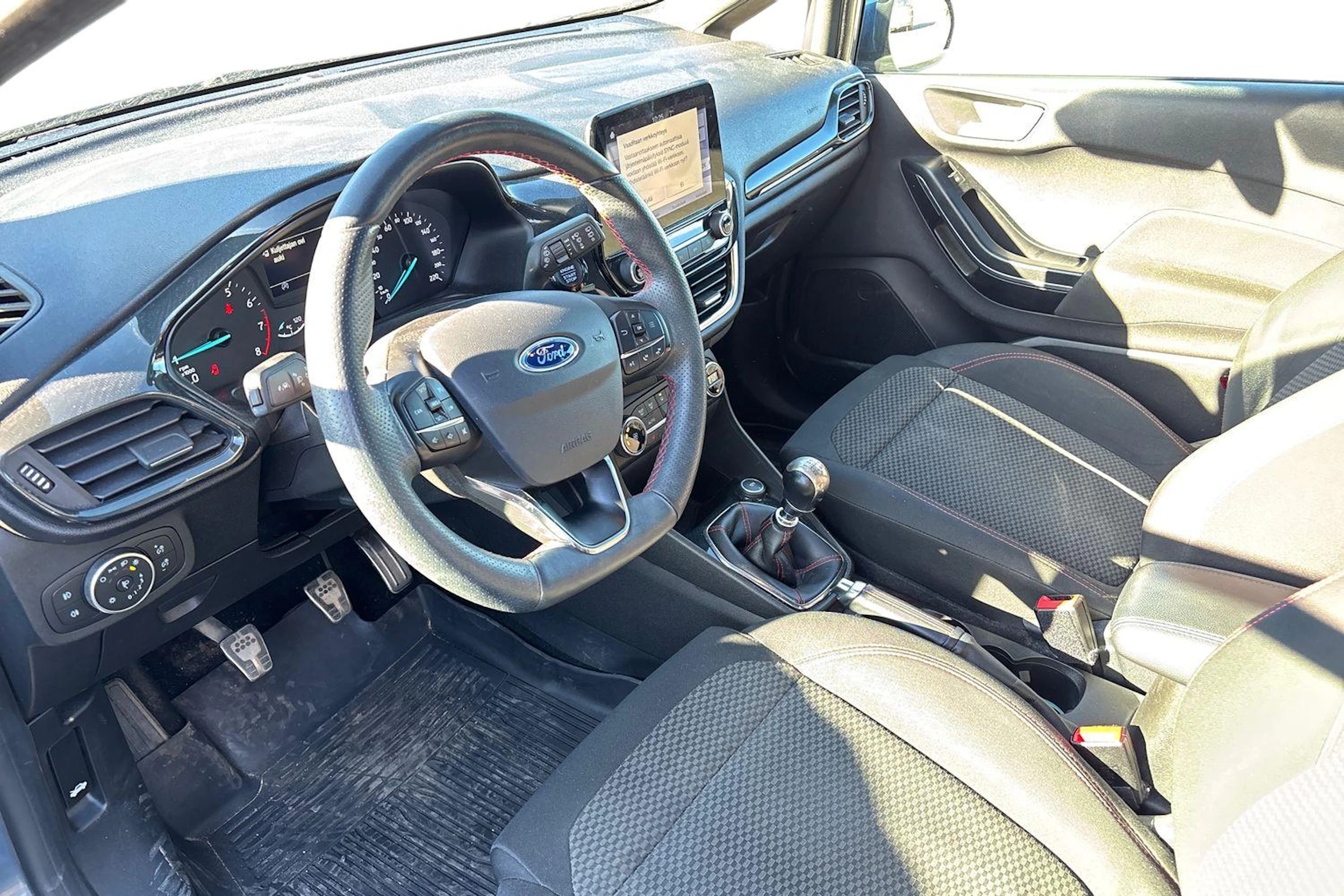 met. sininen Ford Fiesta 2019 kuva 3.