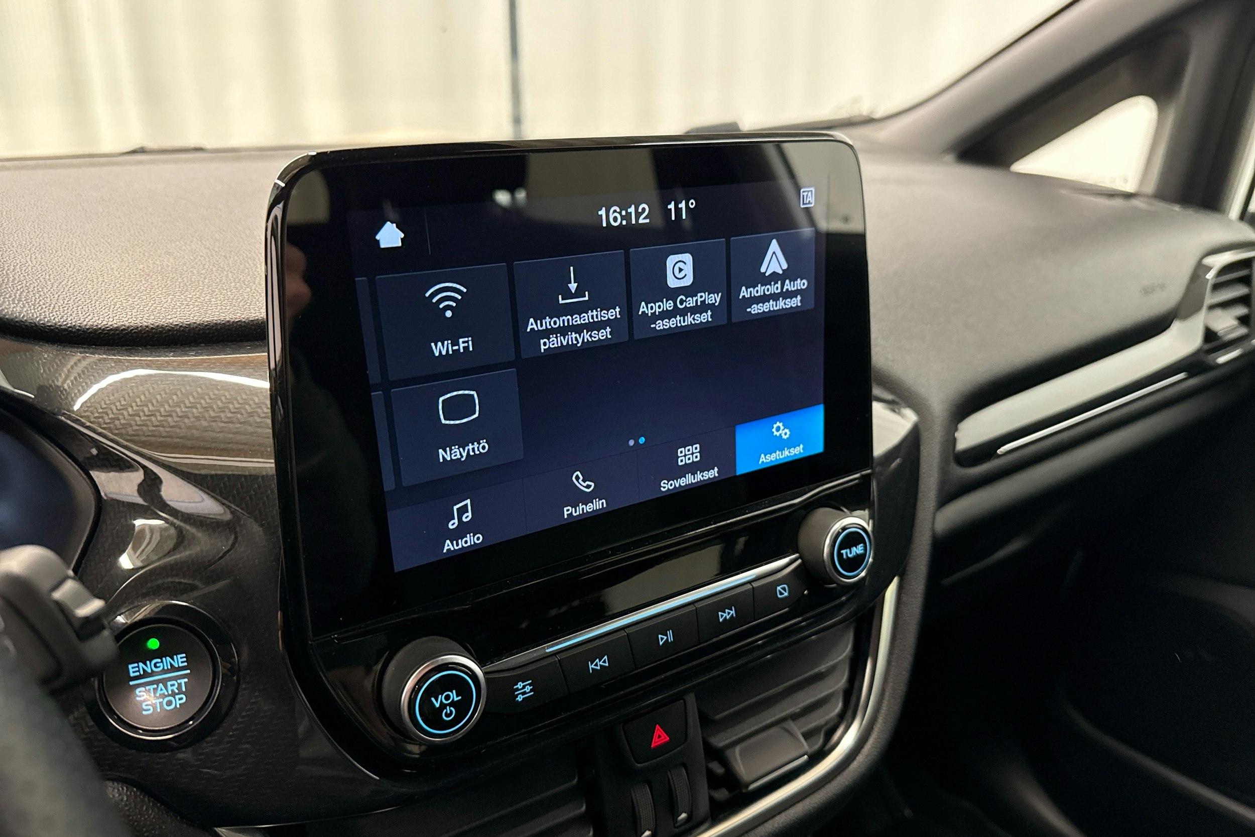 valkoinen Ford Fiesta 2019 kuva 23.