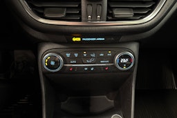 valkoinen Ford Fiesta 2019 kuva 24.