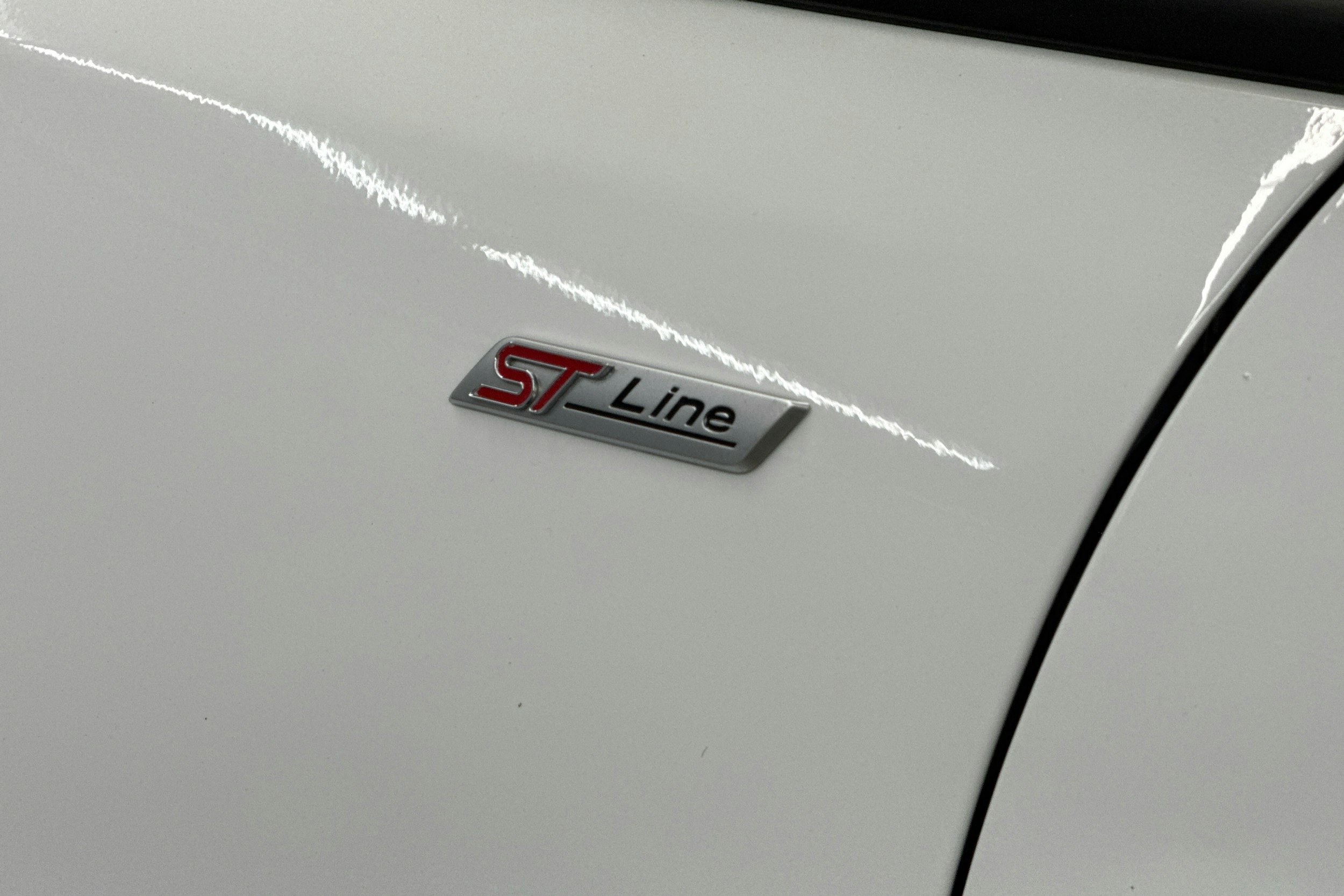 valkoinen Ford Fiesta 2019 kuva 25.