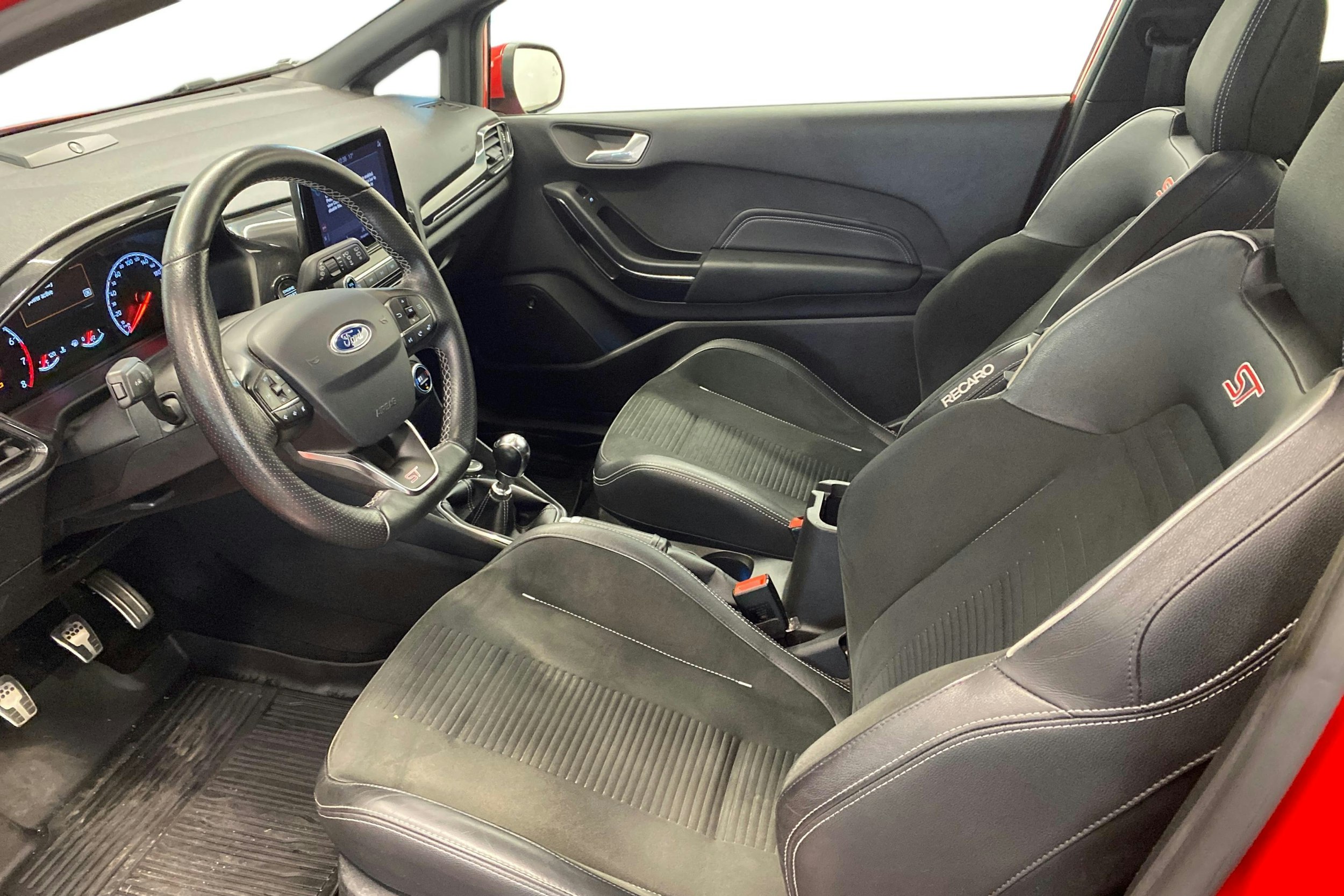 Punainen Ford FIESTA 2019 kuva 6.