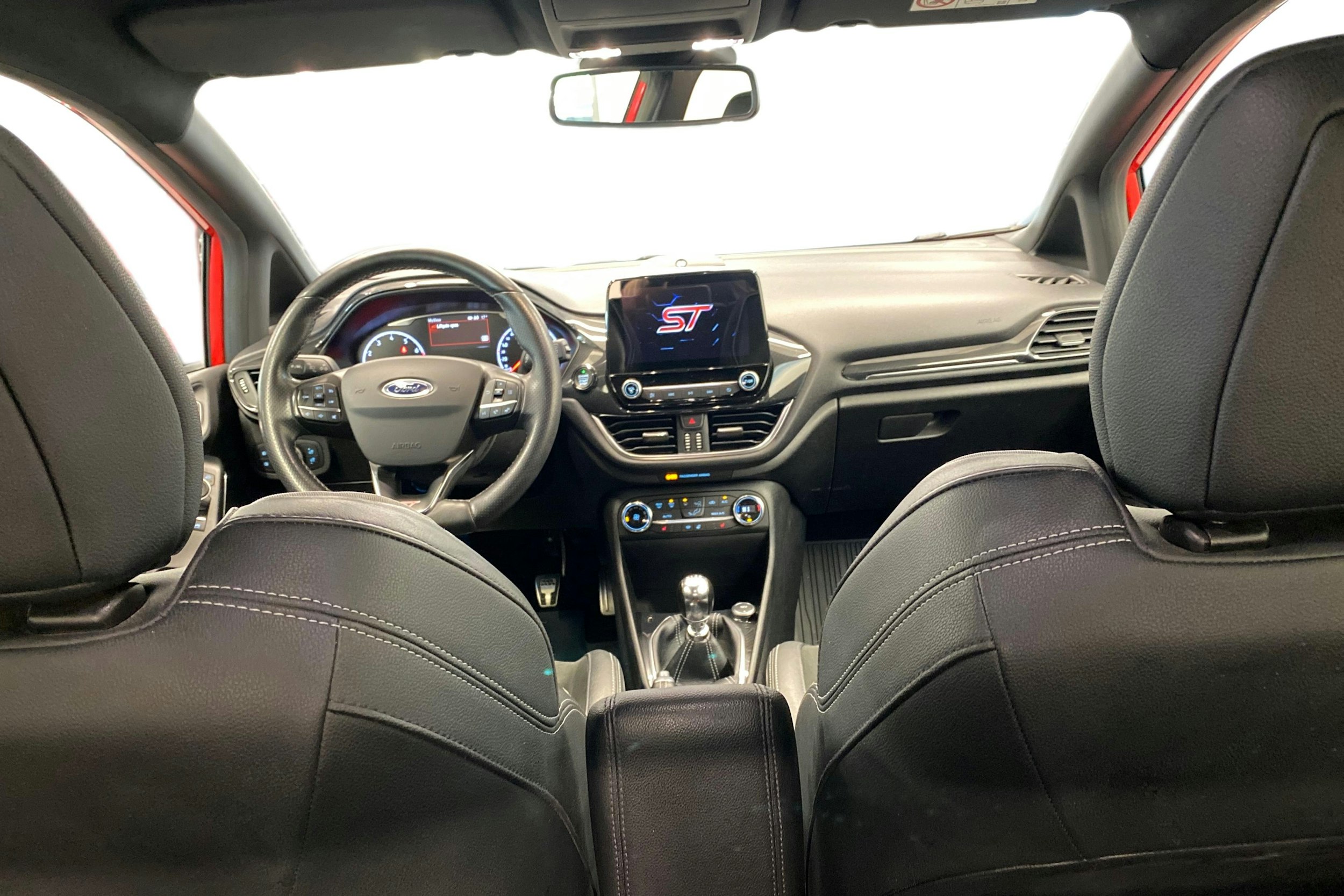 Punainen Ford FIESTA 2019 kuva 7.