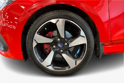 Punainen Ford FIESTA 2019 kuva 9.