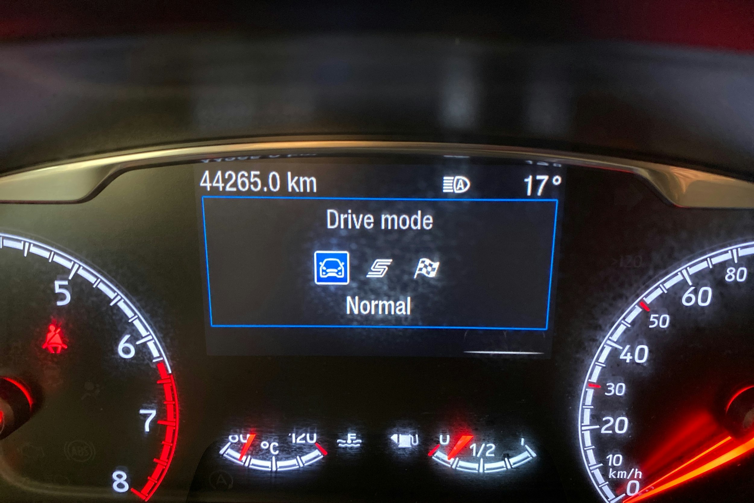 Punainen Ford FIESTA 2019 kuva 20.