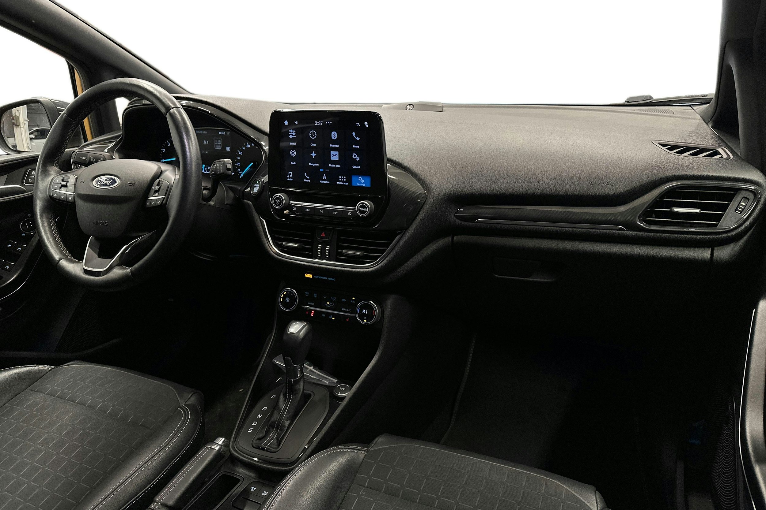 keltainen Ford Fiesta 2019 kuva 9.