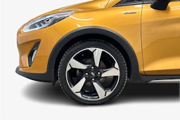 keltainen Ford Fiesta 2019 kuva 11.