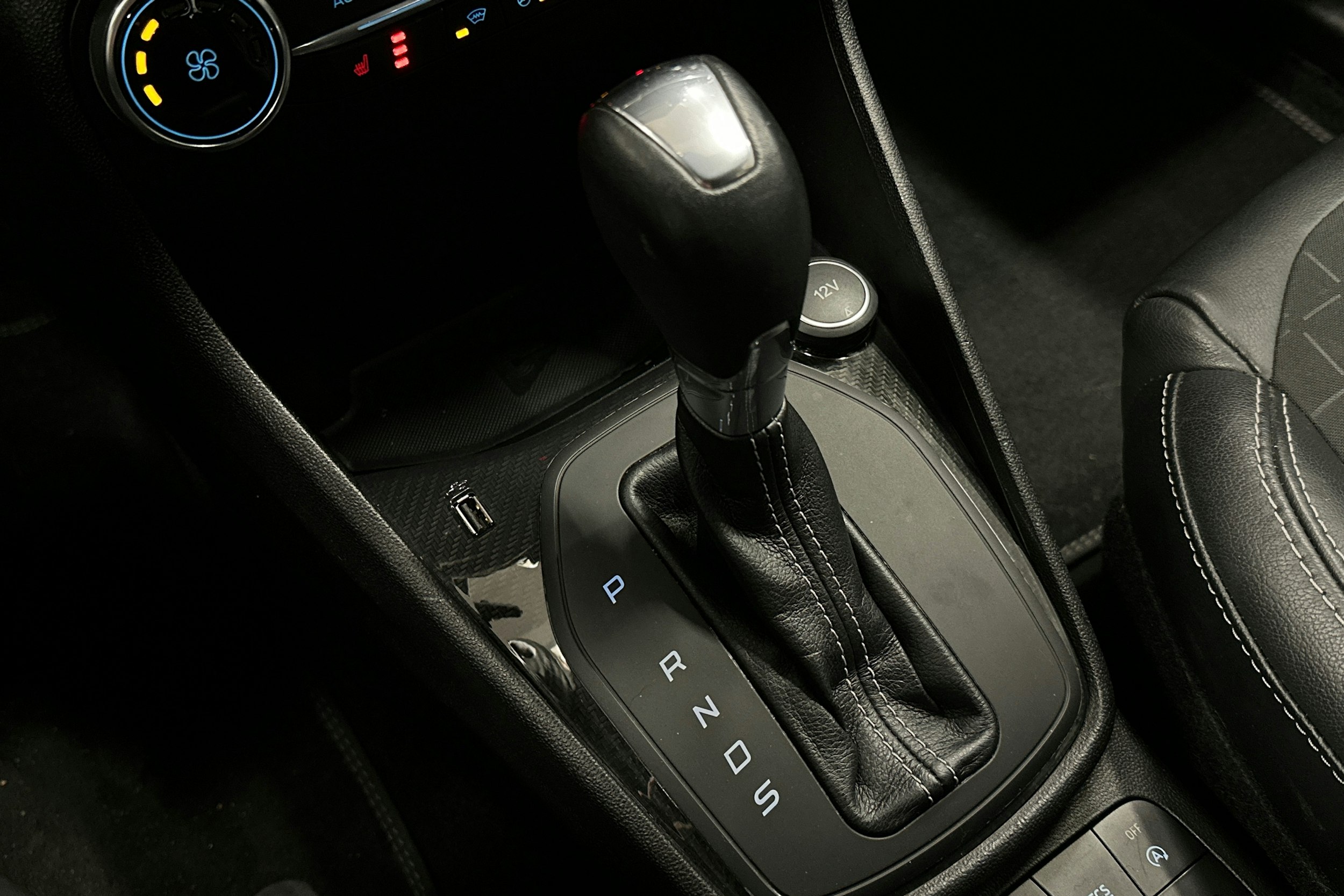 keltainen Ford Fiesta 2019 kuva 29.