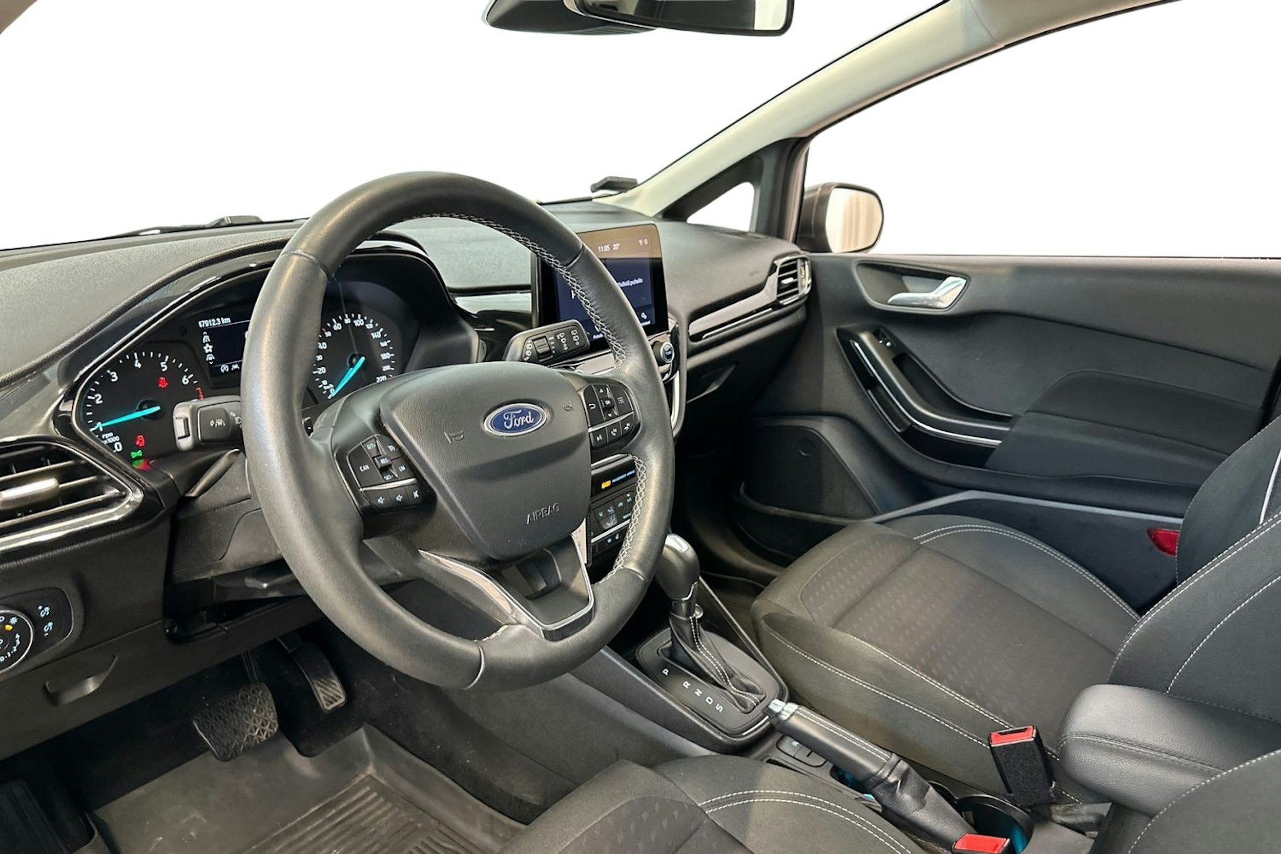 harmaa Ford Fiesta 2019 kuva 6.