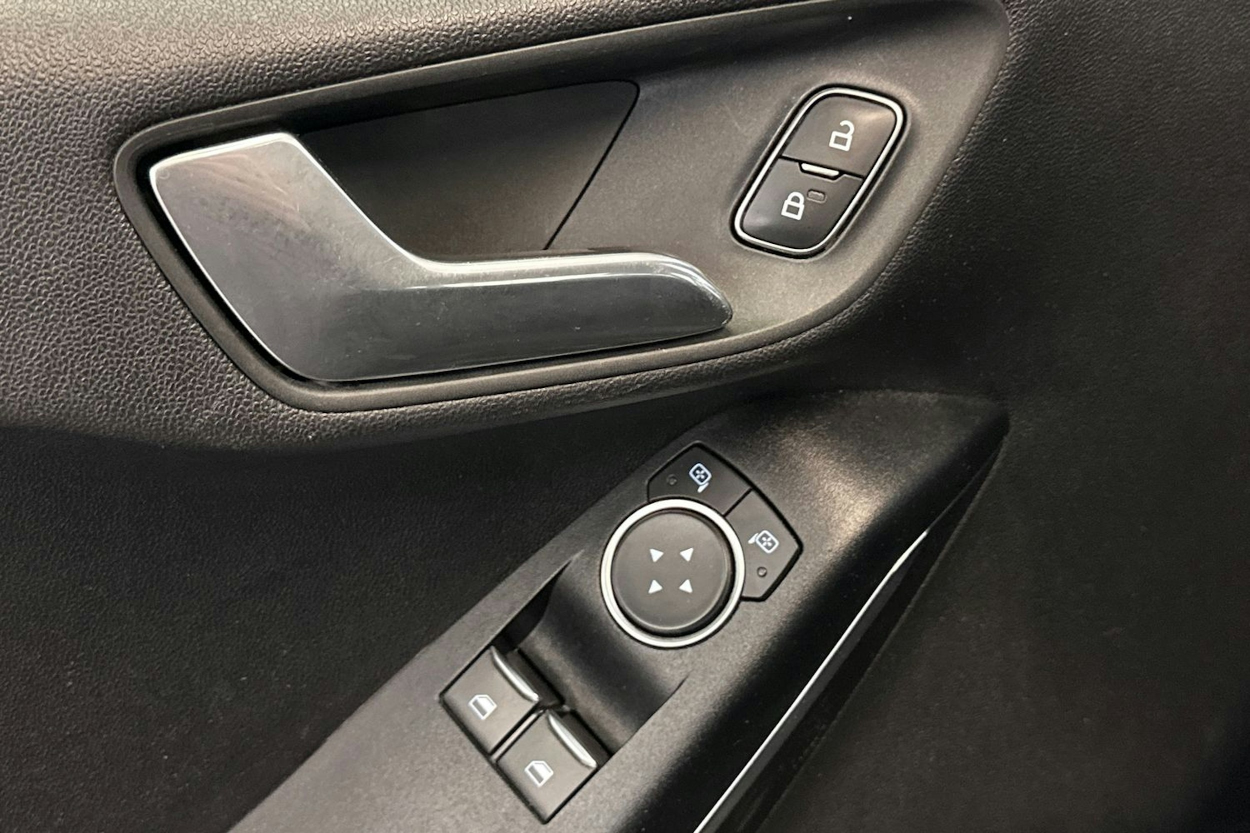 harmaa Ford Fiesta 2019 kuva 14.