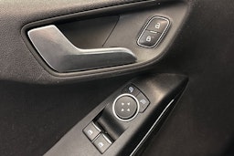 harmaa Ford Fiesta 2019 kuva 14.