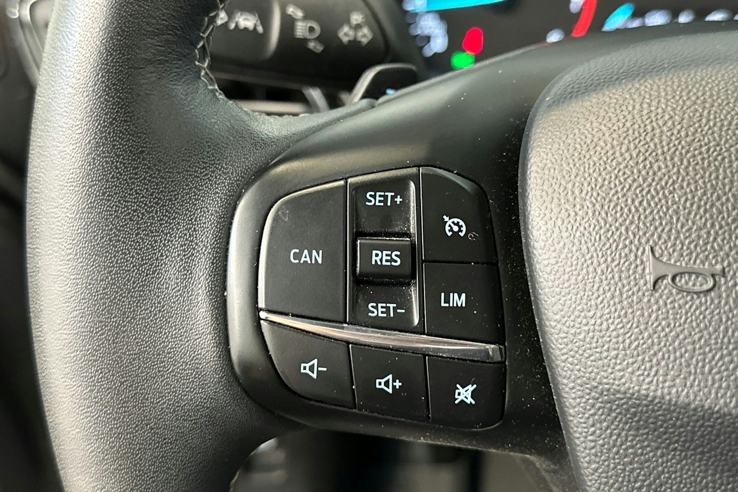 harmaa Ford Fiesta 2019 kuva 16.