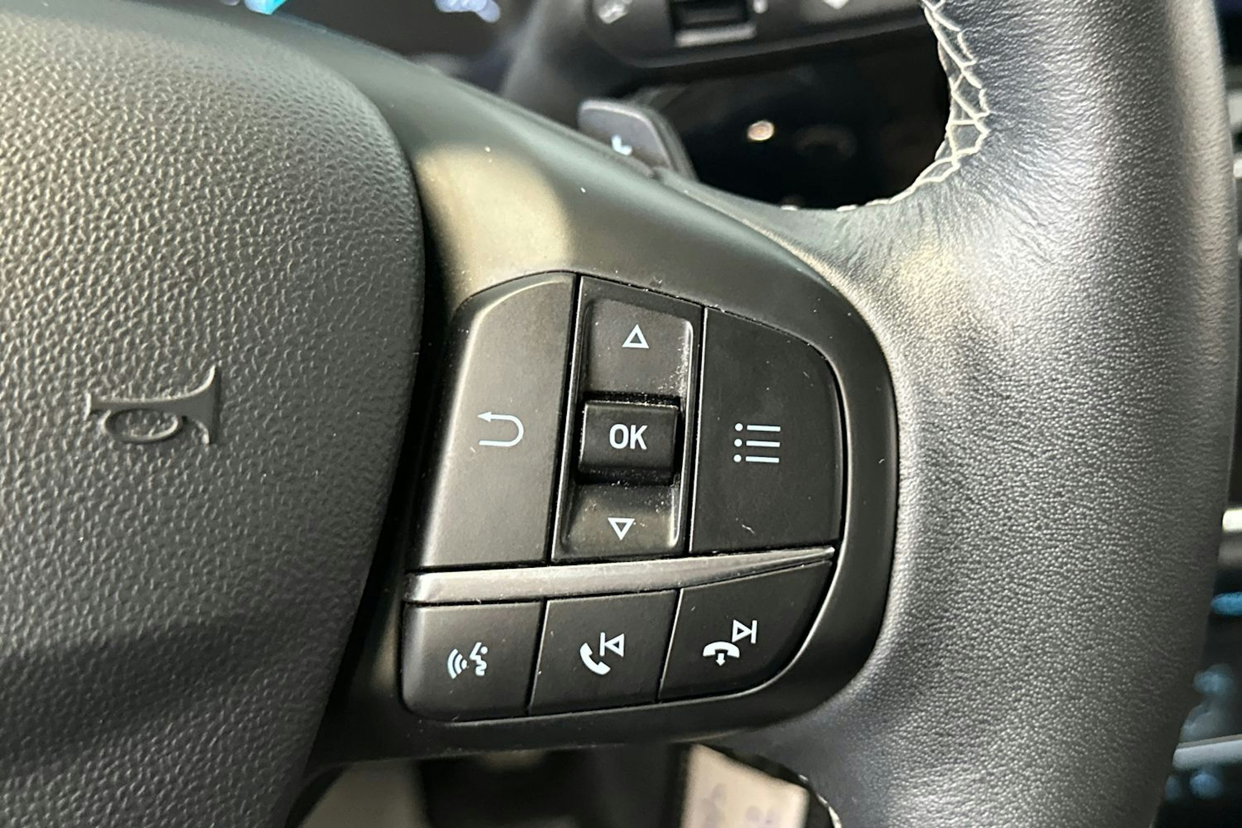 harmaa Ford Fiesta 2019 kuva 17.