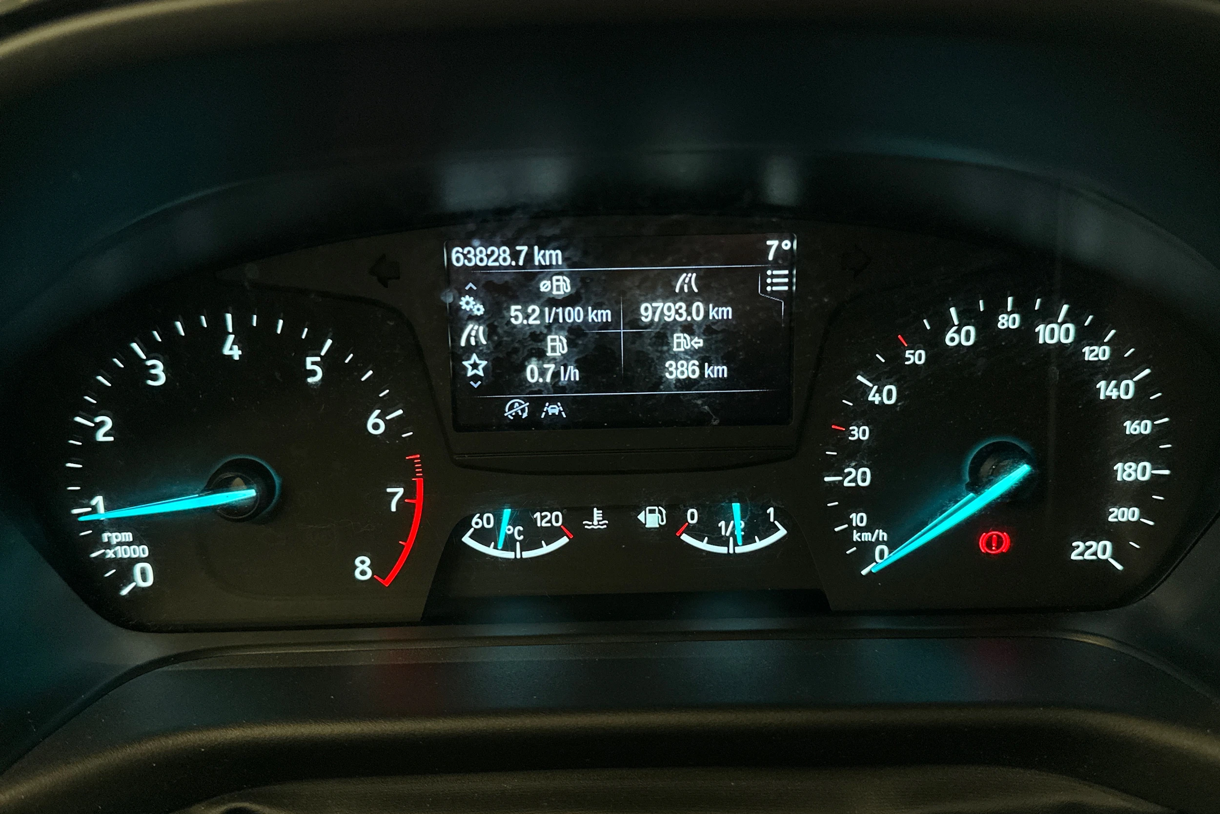 sininen metalliväri Ford Fiesta 2019 kuva 19.