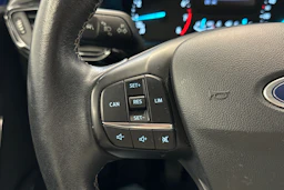 sininen metalliväri Ford Fiesta 2019 kuva 20.