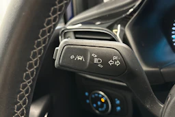 sininen metalliväri Ford Fiesta 2019 kuva 22.