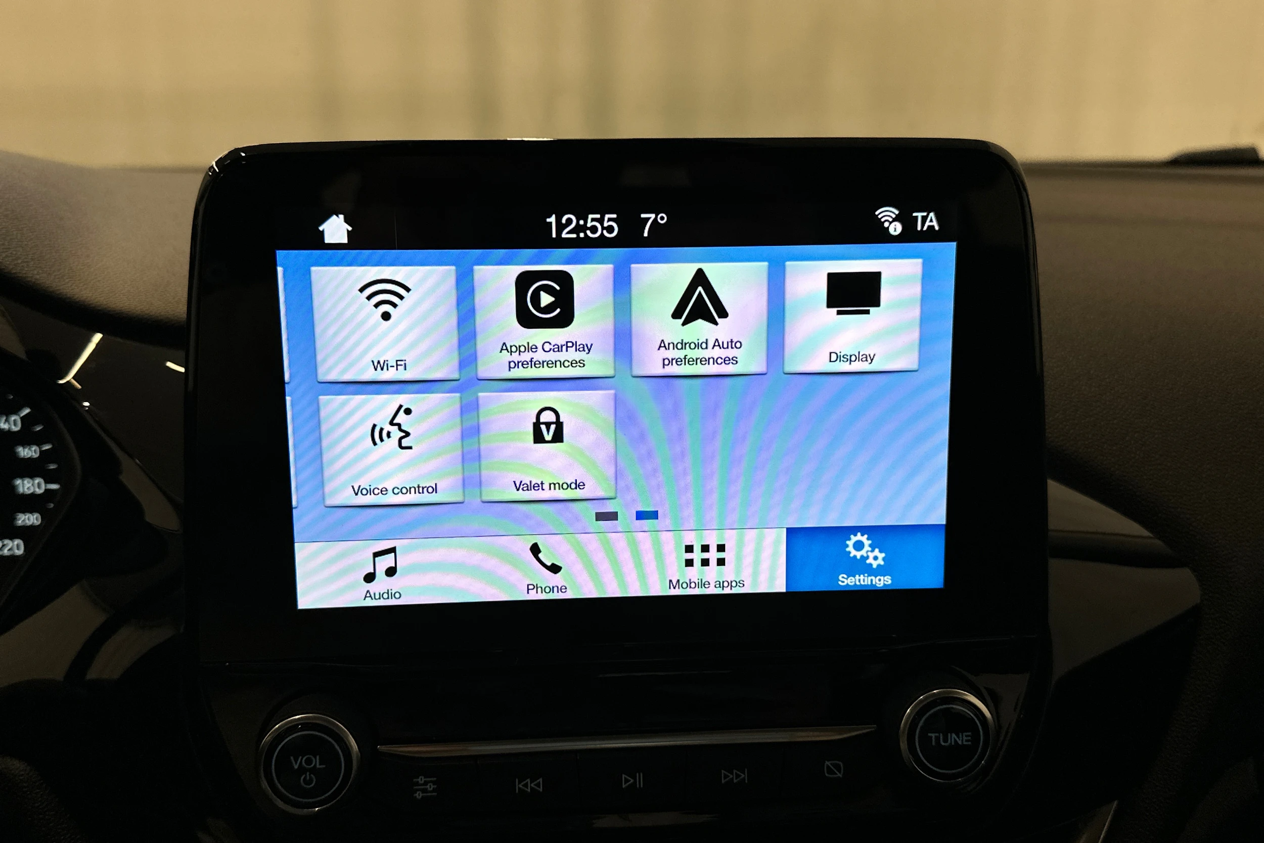 sininen metalliväri Ford Fiesta 2019 kuva 23.