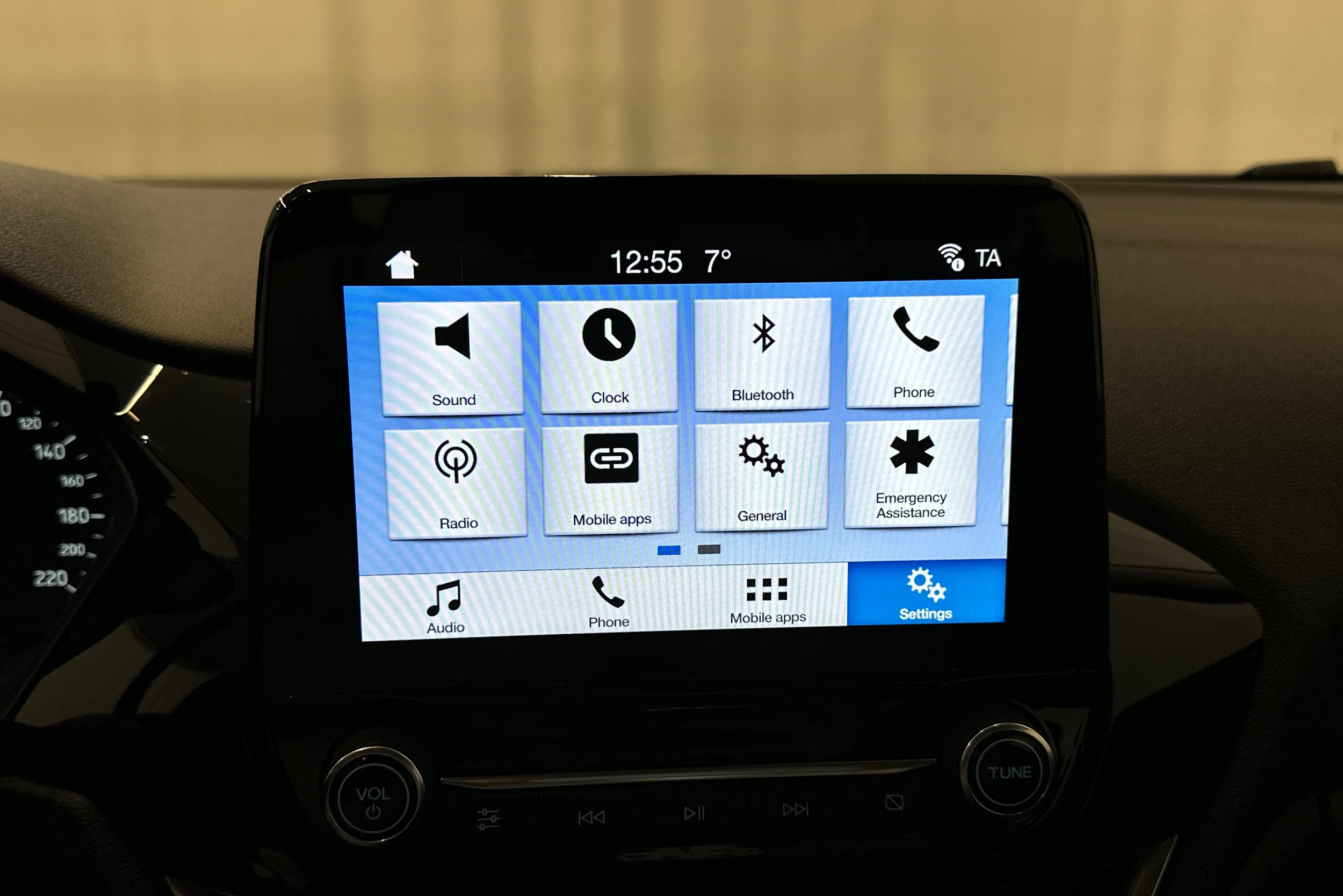 sininen metalliväri Ford Fiesta 2019 kuva 24.