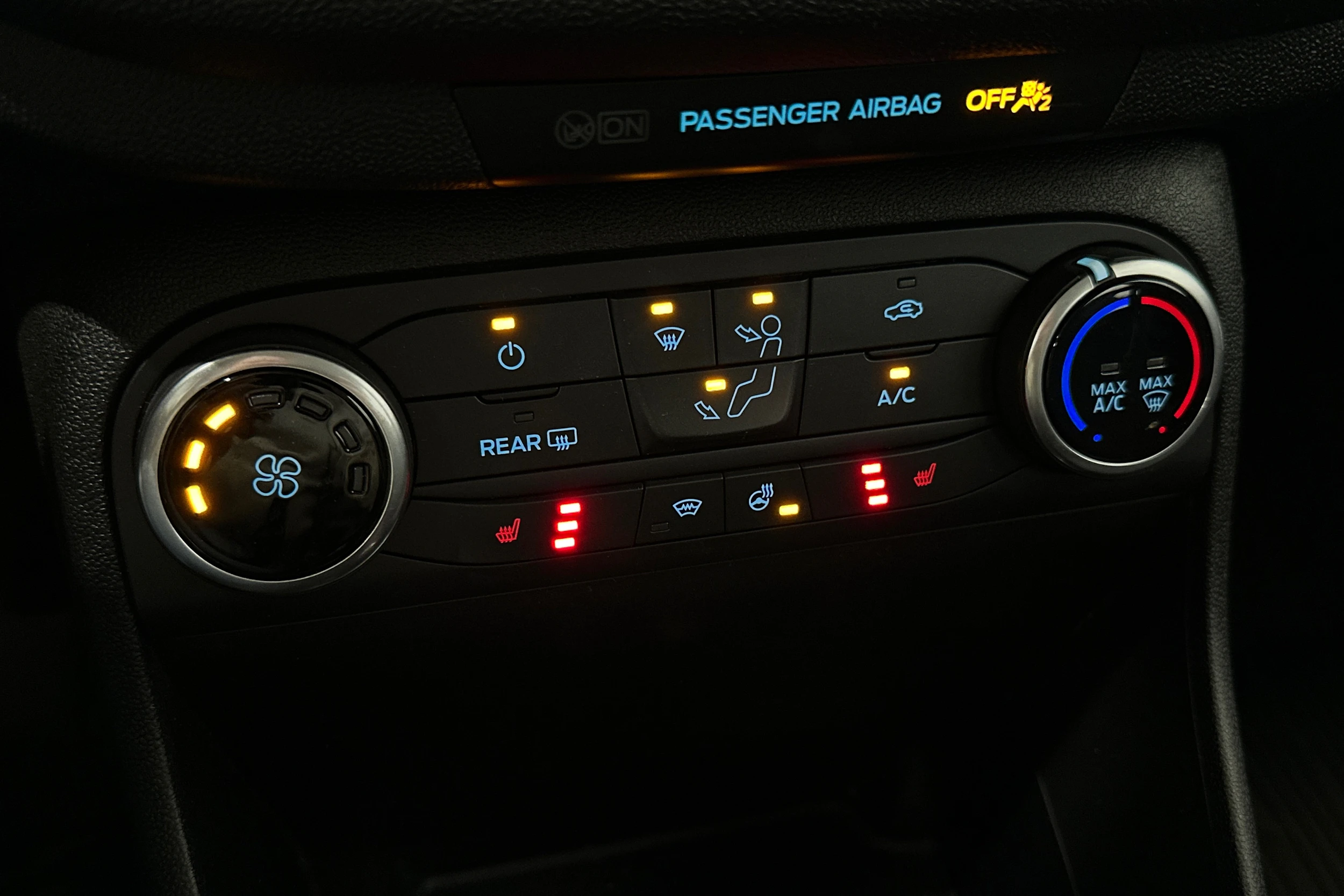 sininen metalliväri Ford Fiesta 2019 kuva 26.