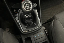 sininen metalliväri Ford Fiesta 2019 kuva 27.