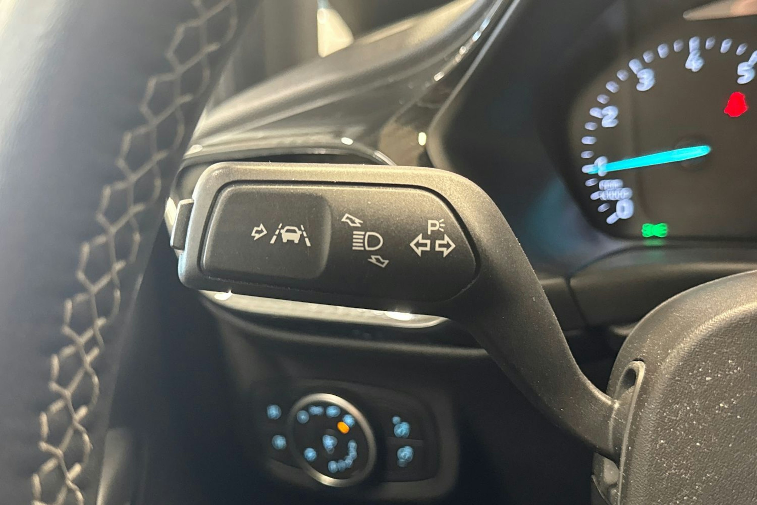 valkoinen Ford Fiesta 2019 kuva 18.