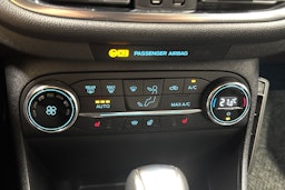 valkoinen Ford Fiesta 2019 kuva 24.
