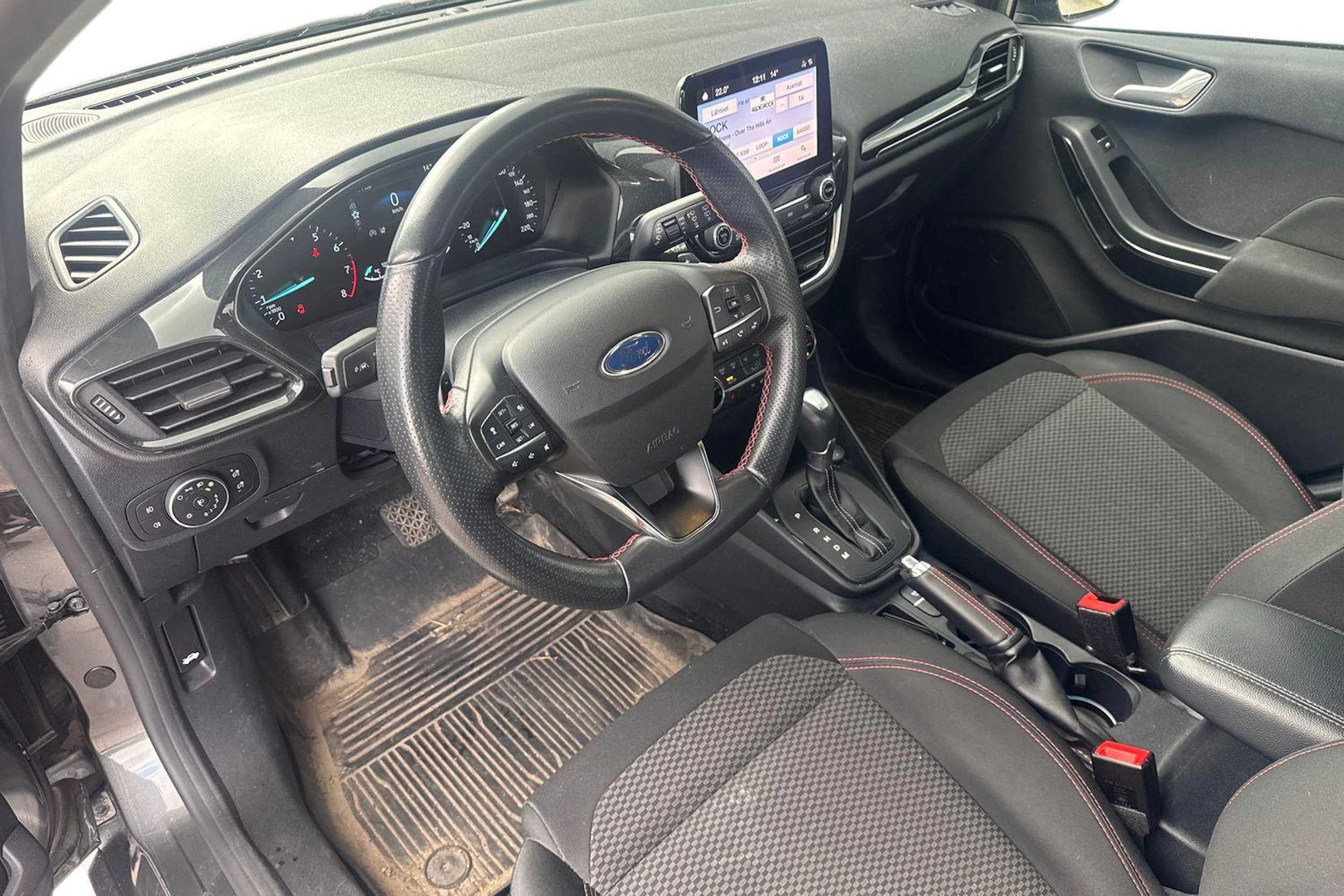 harmaa Ford Fiesta 2020 kuva 3.