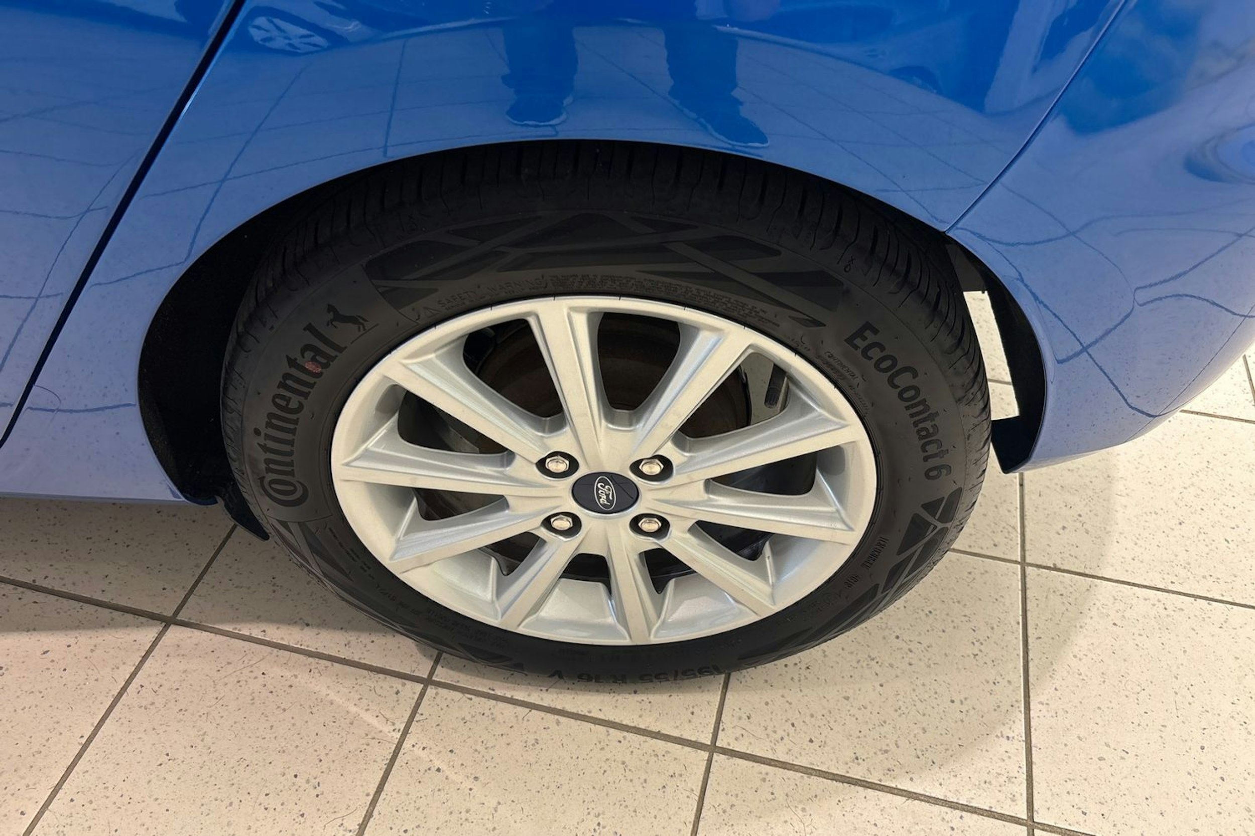 sininen Ford Fiesta 2020 kuva 10.