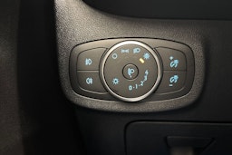 sininen Ford Fiesta 2020 kuva 14.