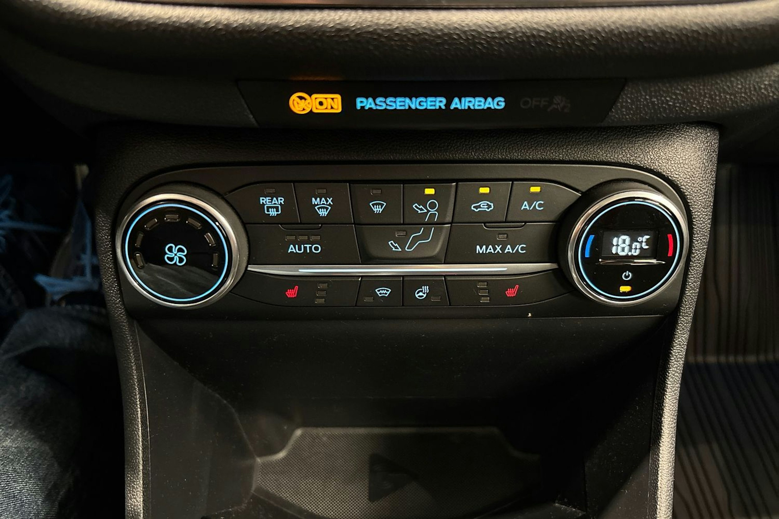 sininen Ford Fiesta 2020 kuva 17.