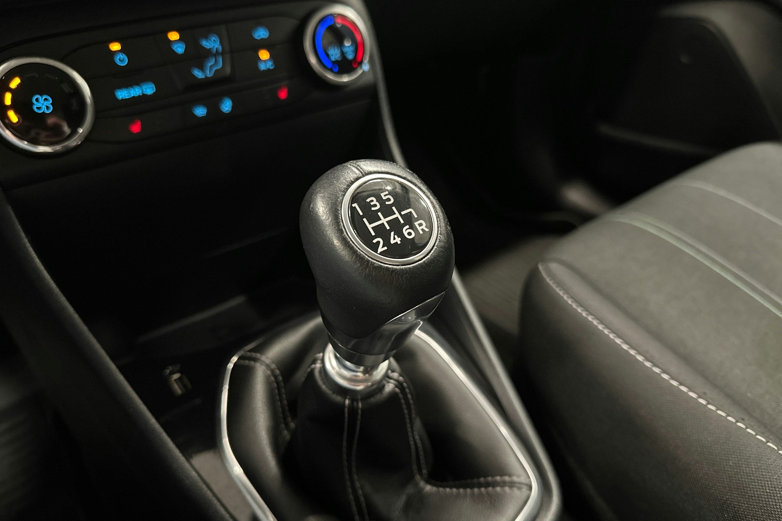 sininen Ford Fiesta 2020 kuva 23.