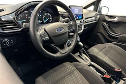 sininen Ford Fiesta 2020 kuva 7.